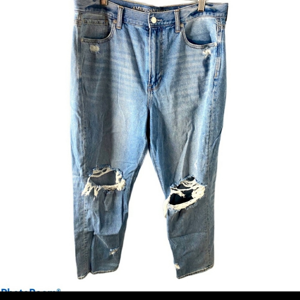 American eagle mom jeans